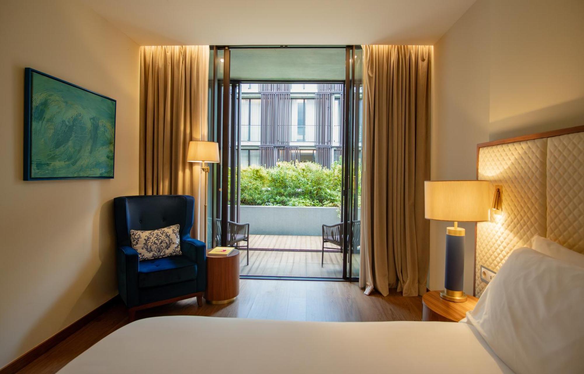 Boeira Garden Hotel Porto Gaia, Curio Collection By Hilton Vila Nova de Gaia Eksteriør billede A room at the hotel