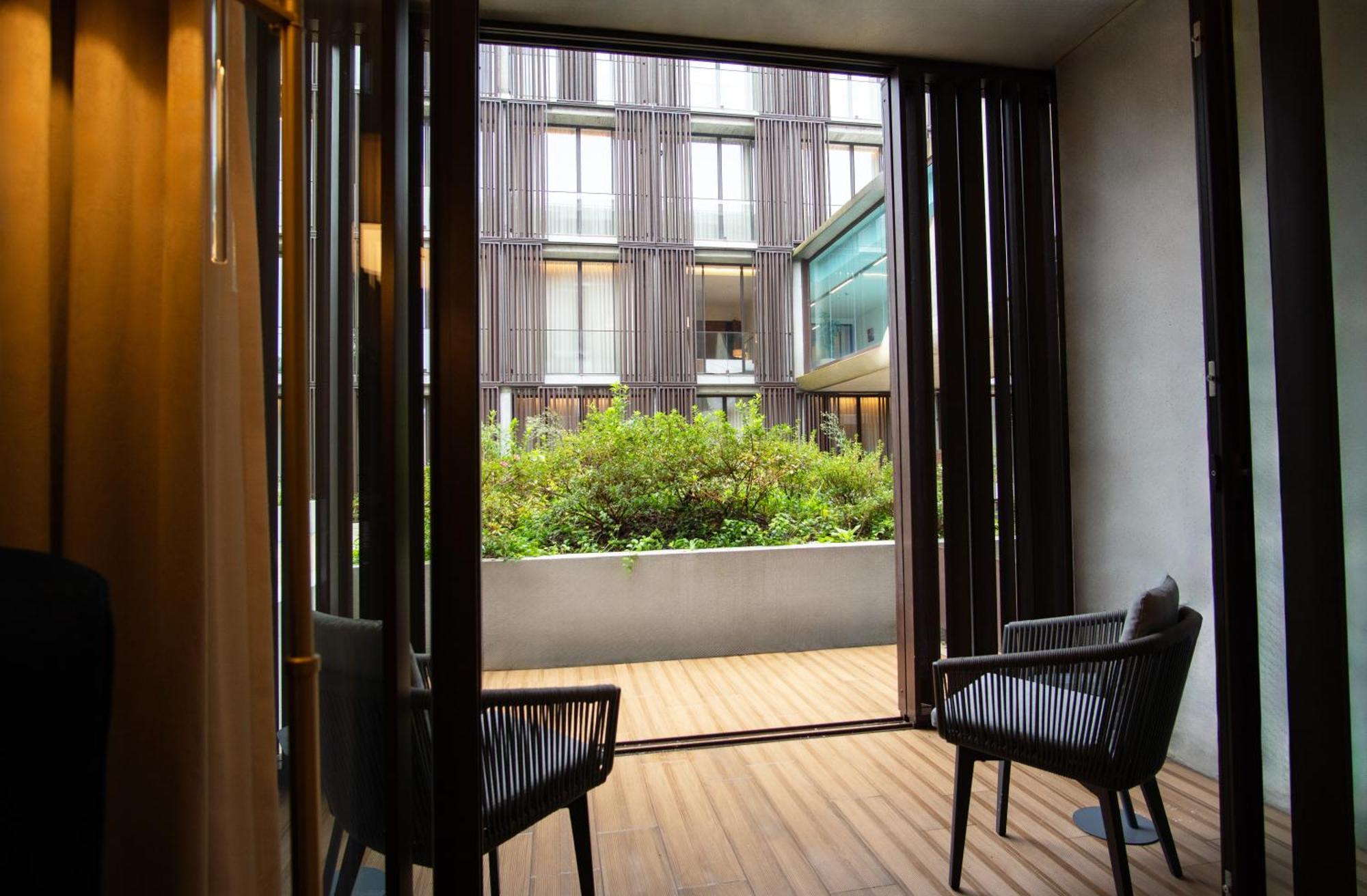 Boeira Garden Hotel Porto Gaia, Curio Collection By Hilton Vila Nova de Gaia Eksteriør billede A room at the hotel